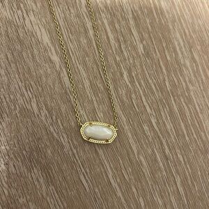 Kendra Scott necklace